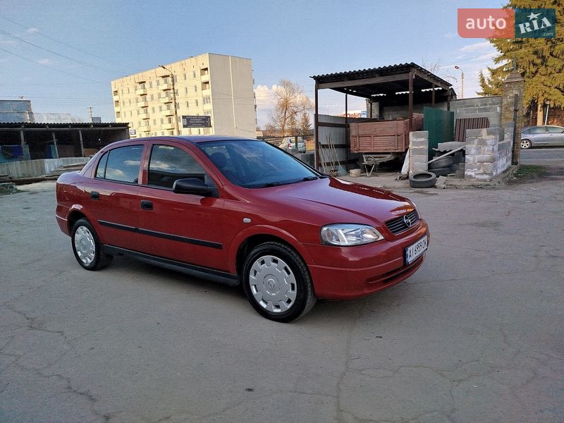 Седан Opel Astra 2007 в Лисянці