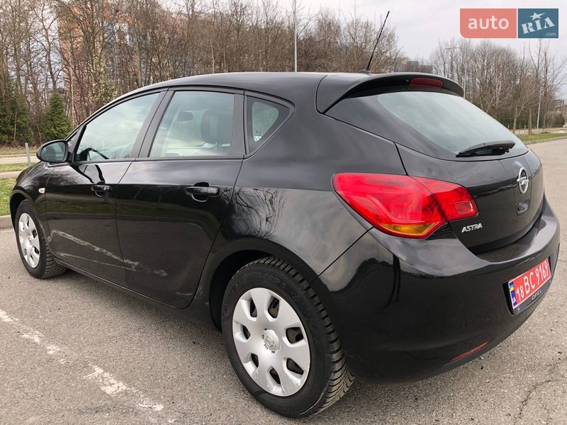 Хэтчбек Opel Astra 2010 в Перемышлянах