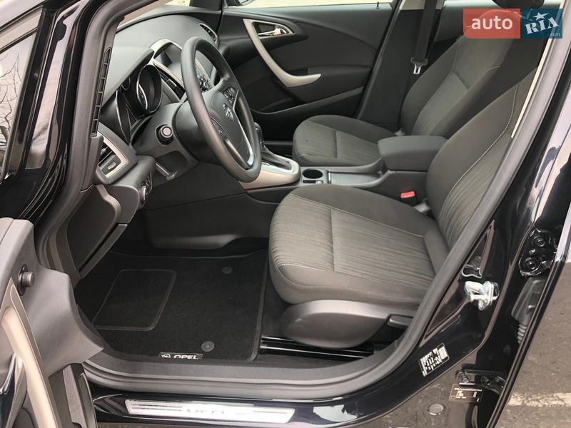 Хэтчбек Opel Astra 2010 в Перемышлянах