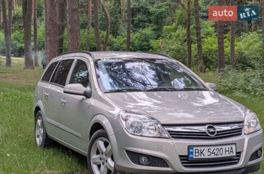 Універсал Opel Astra 2007 в Рівному