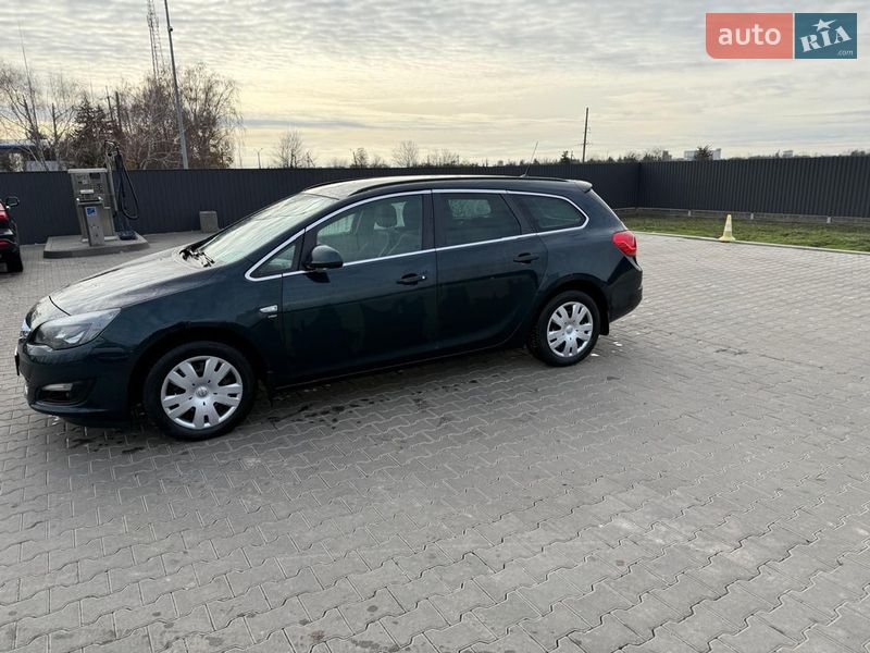 Универсал Opel Astra 2014 в Кагарлыке