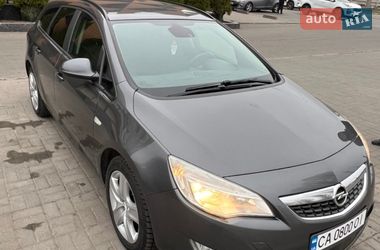 Універсал Opel Astra 2012 в Черкасах