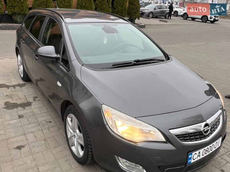 Opel Astra 2012