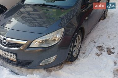 Универсал Opel Astra 2011 в Ивано-Франковске