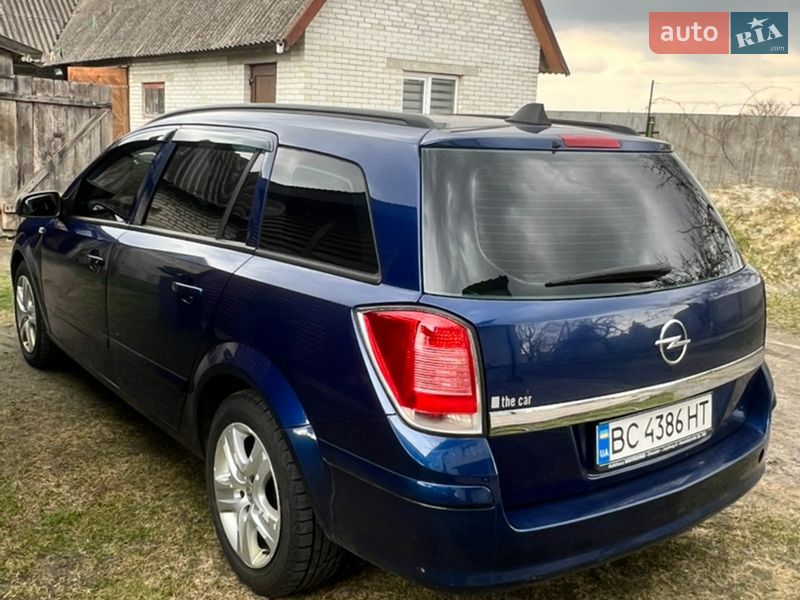 Универсал Opel Astra 2006 в Золочеве