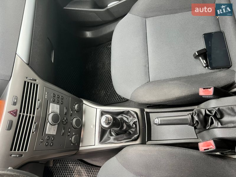 Универсал Opel Astra 2006 в Золочеве