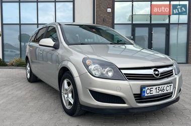 Універсал Opel Astra 2010 в Тернополі