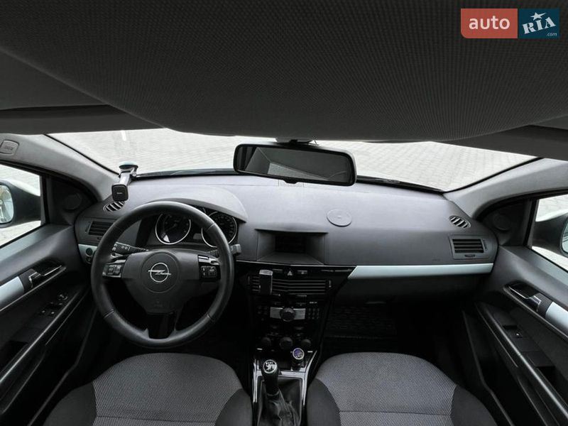 Универсал Opel Astra 2010 в Тернополе