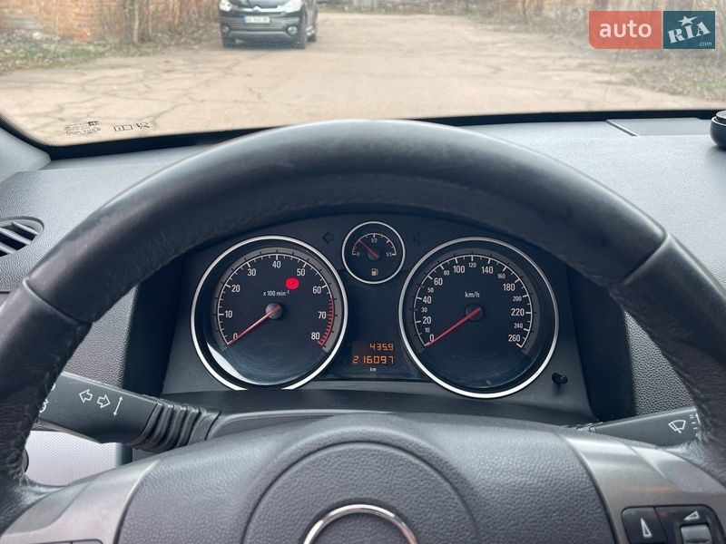 Хэтчбек Opel Astra 2006 в Бердичеве