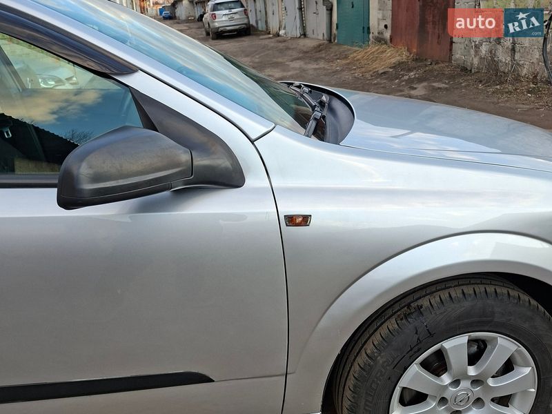 Универсал Opel Astra 2004 в Киеве