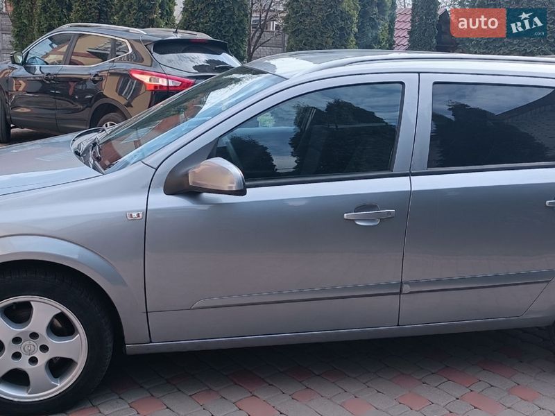 Універсал Opel Astra 2005 в Камені-Каширському