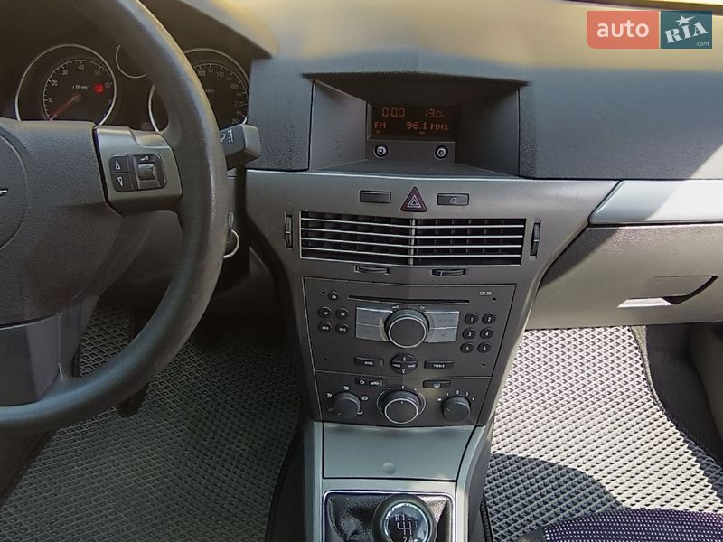 Універсал Opel Astra 2005 в Камені-Каширському