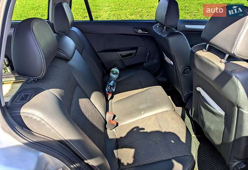 Универсал Opel Astra 2004 в Запорожье