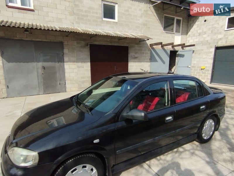 Седан Opel Astra 2007 в Дубно