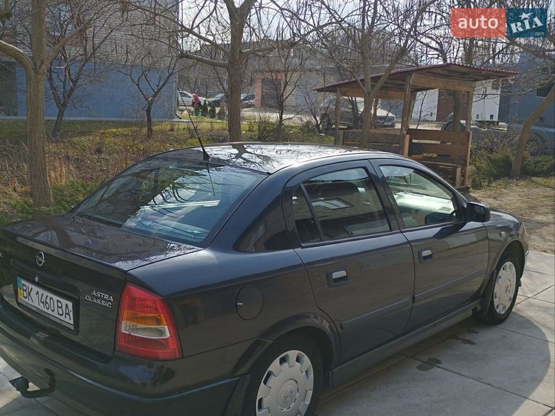 Седан Opel Astra 2007 в Дубно