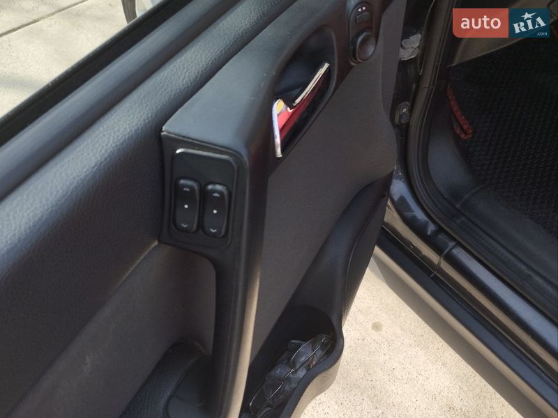 Седан Opel Astra 2007 в Дубно