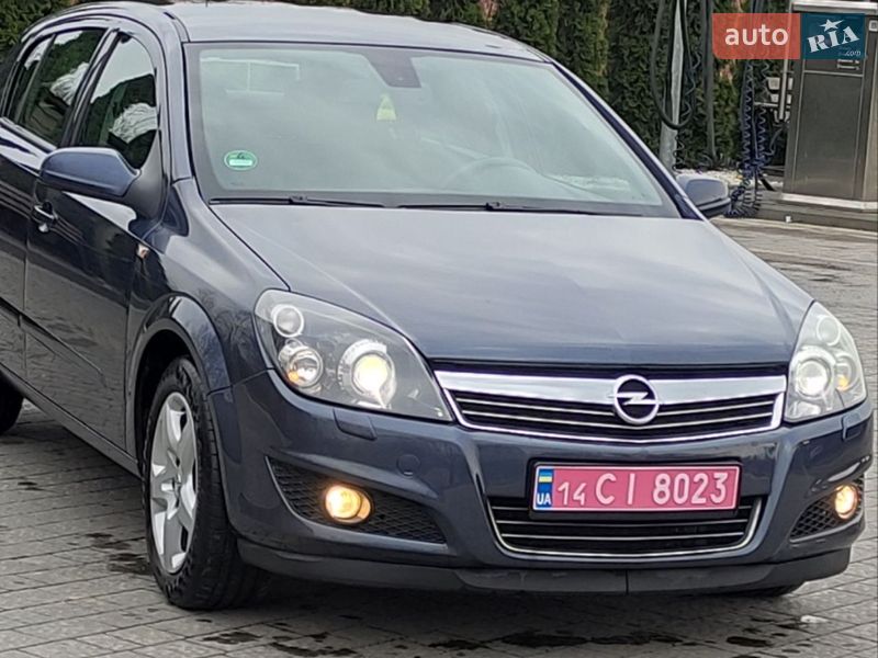 Хетчбек Opel Astra 2008 в Надвірній