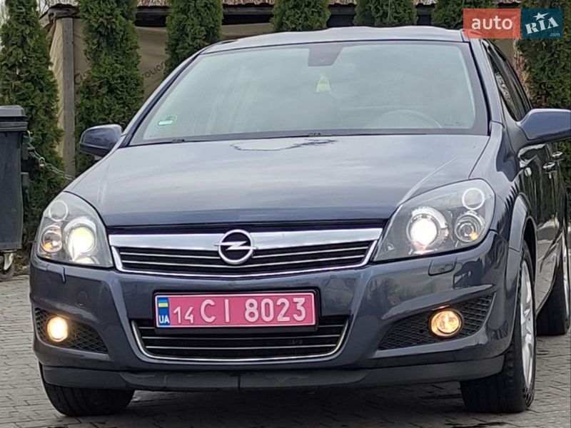 Хетчбек Opel Astra 2008 в Надвірній