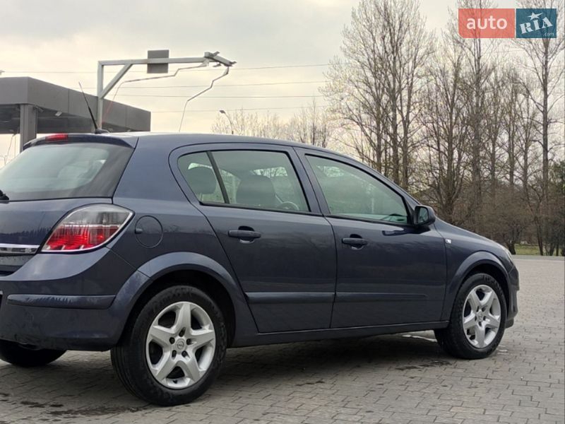 Хетчбек Opel Astra 2008 в Надвірній