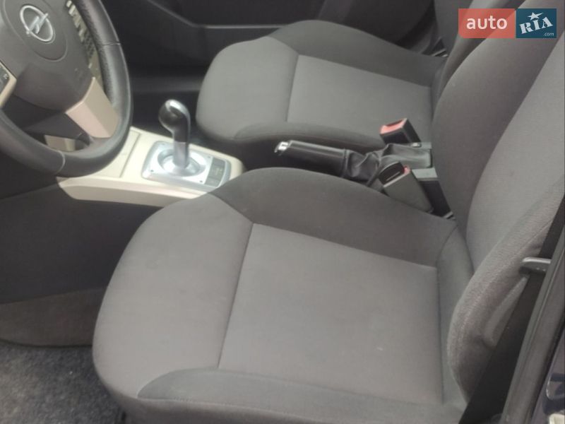 Хетчбек Opel Astra 2008 в Надвірній