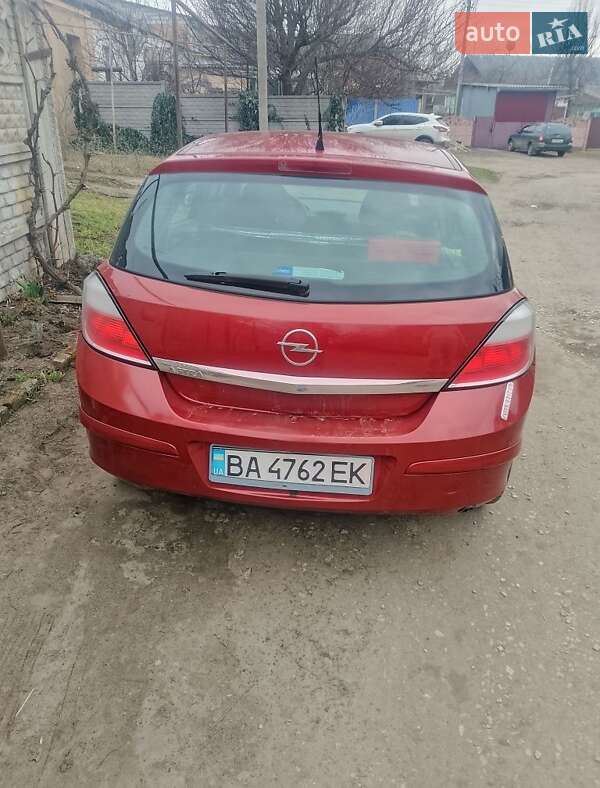 Хэтчбек Opel Astra 2005 в Александрие
