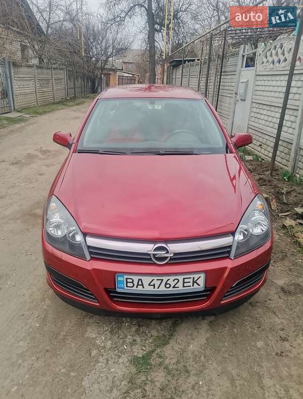 Хэтчбек Opel Astra 2005 в Александрие