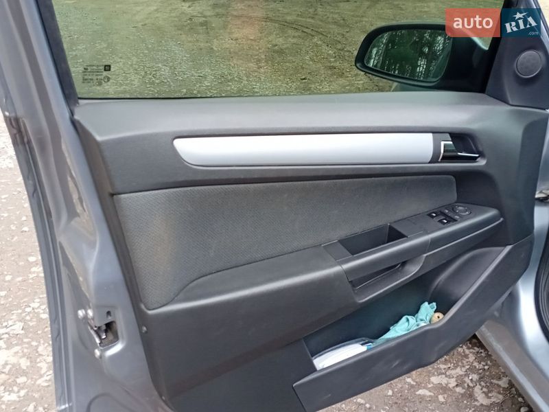 Хэтчбек Opel Astra 2004 в Корюковке фото 5 Хэтчбек Opel Astra 2004 в Корюковке