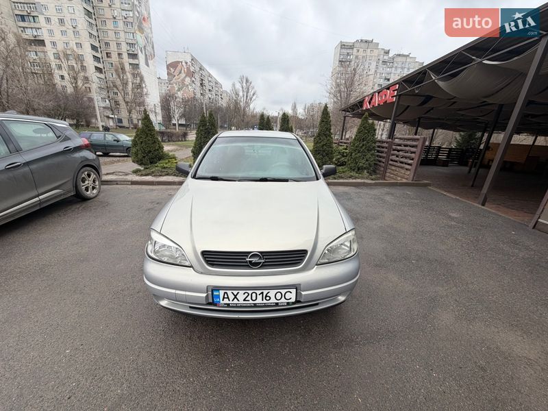 Седан Opel Astra 2006 в Харькове