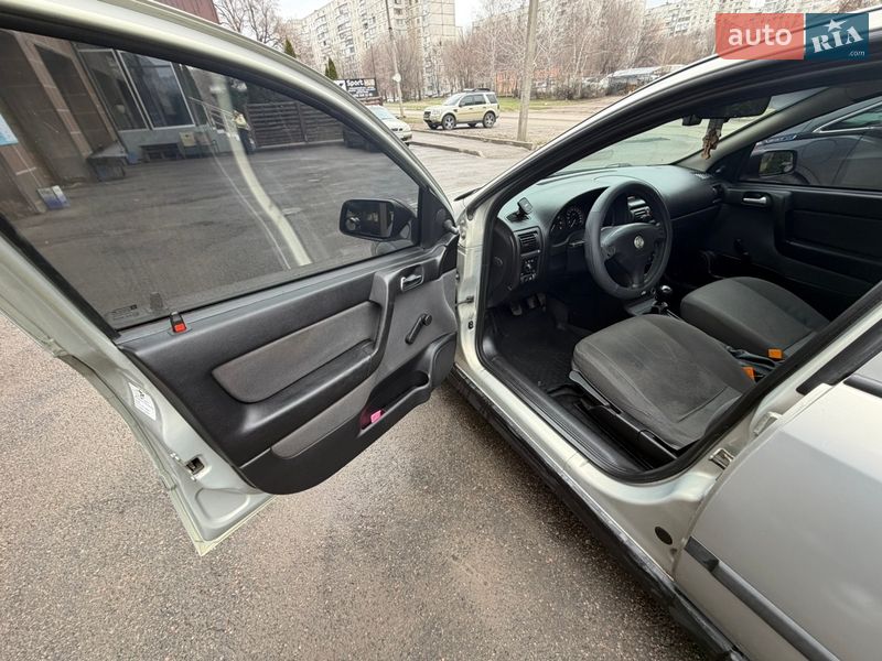 Седан Opel Astra 2006 в Харькове