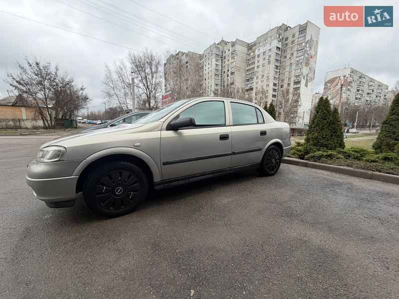 Седан Opel Astra 2006 в Харькове