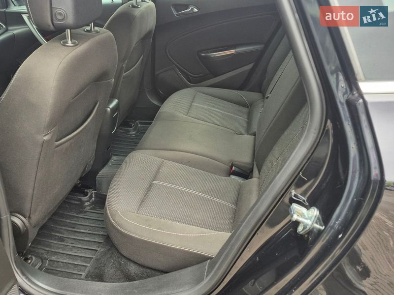 Універсал Opel Astra 2011 в Івано-Франківську