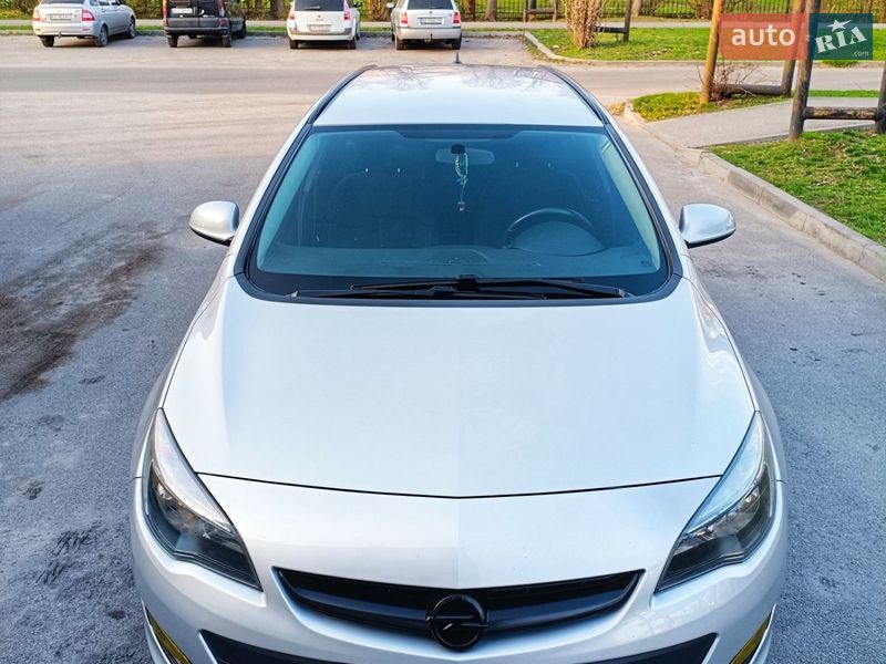 Універсал Opel Astra 2015 в Павлограді