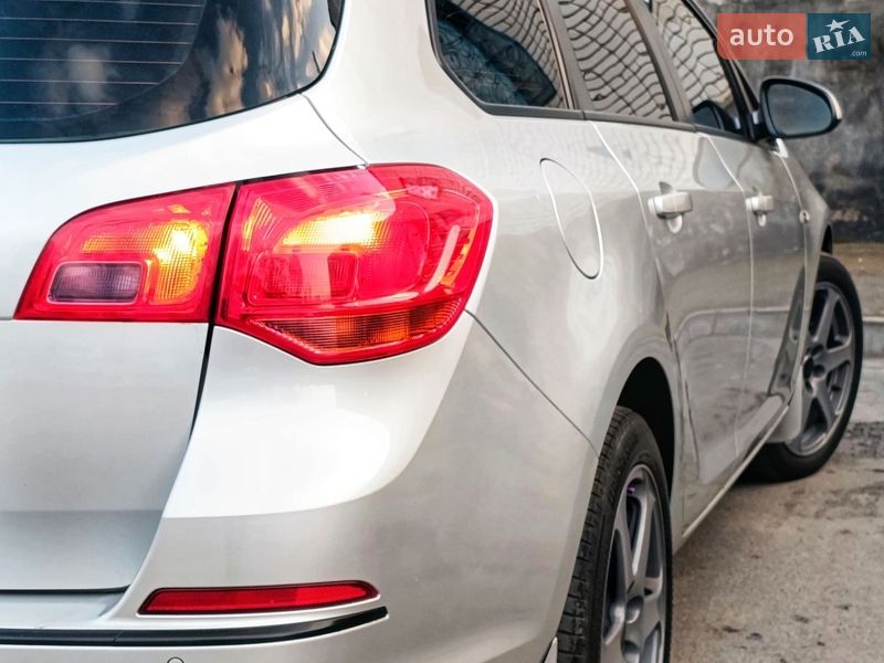 Універсал Opel Astra 2015 в Павлограді