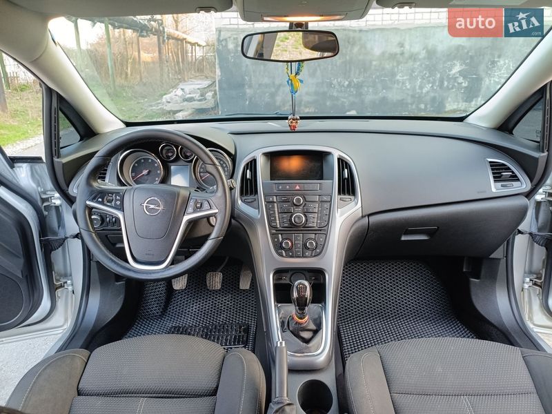 Універсал Opel Astra 2015 в Павлограді