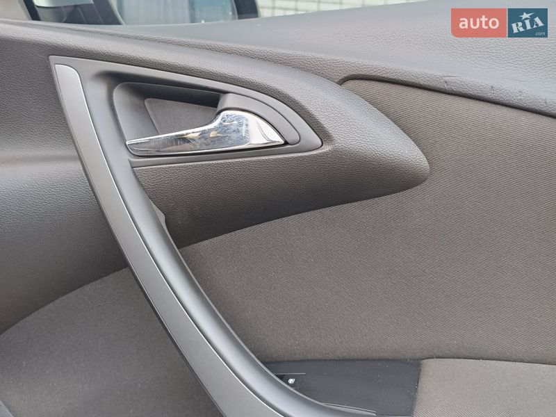 Універсал Opel Astra 2015 в Павлограді