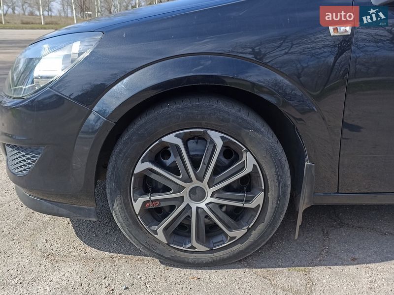 Хетчбек Opel Astra 2012 в Кам'янському