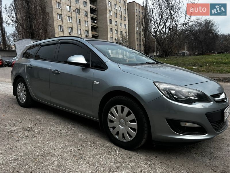 Універсал Opel Astra 2014 в Кропивницькому