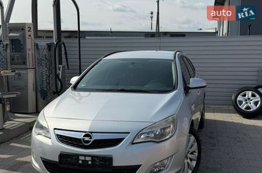 Универсал Opel Astra 2012 в Владимире
