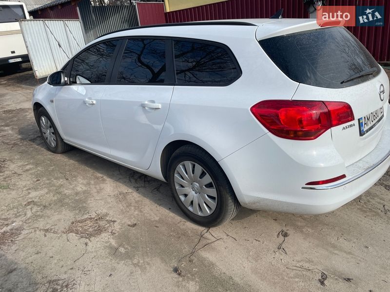 Універсал Opel Astra 2016 в Житомирі