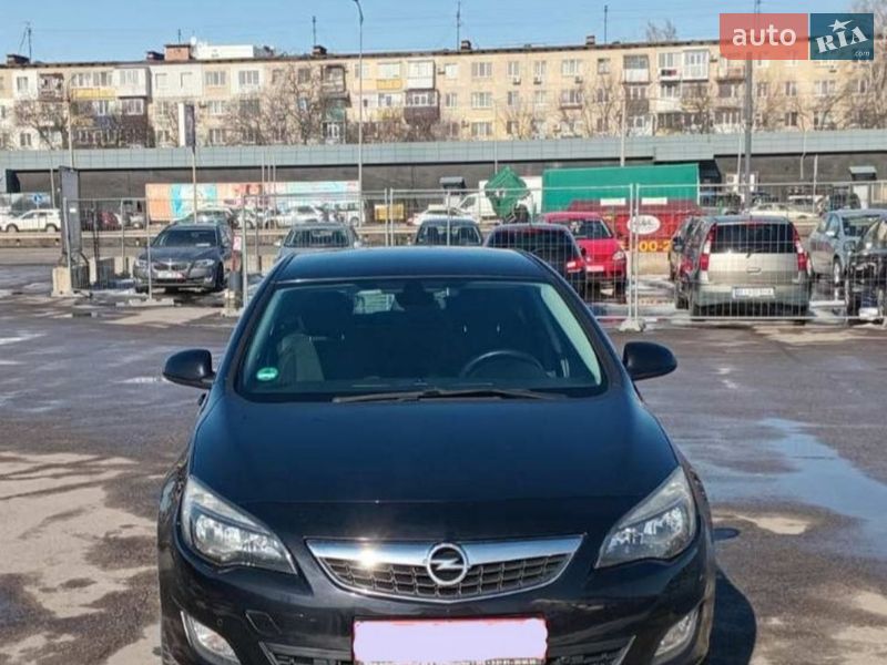Хэтчбек Opel Astra 2011 в Полтаве