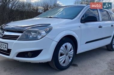 Универсал Opel Astra 2011 в Кременце
