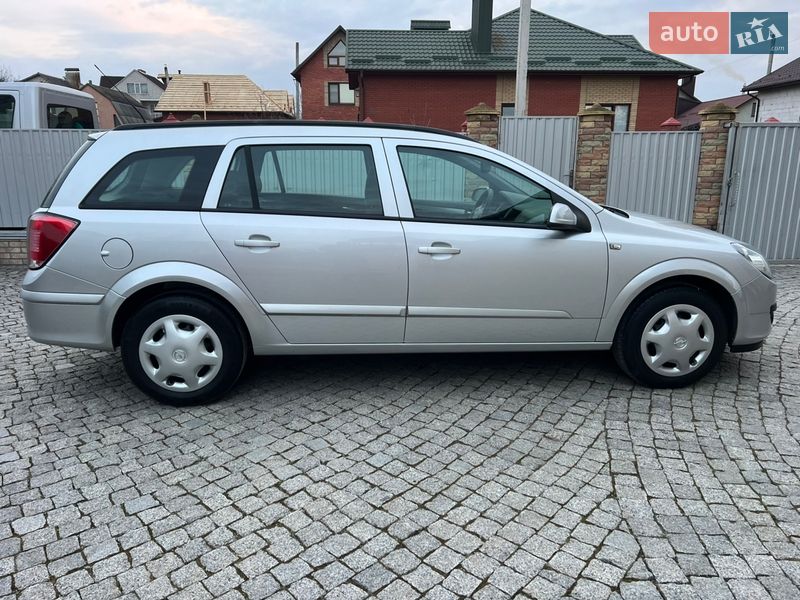 Універсал Opel Astra 2006 в Гнівані