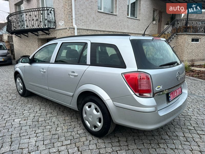 Універсал Opel Astra 2006 в Гнівані