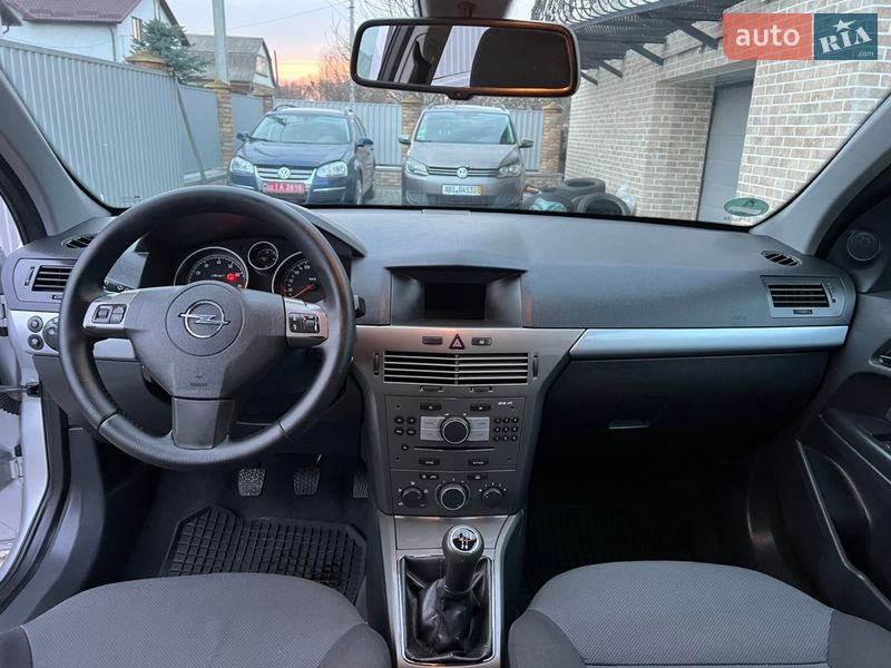 Універсал Opel Astra 2006 в Гнівані