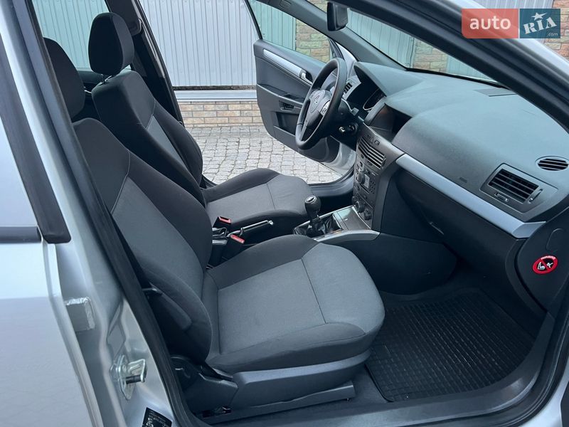 Універсал Opel Astra 2006 в Гнівані