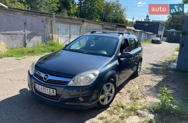 Універсал Opel Astra 2009 в Чернівцях