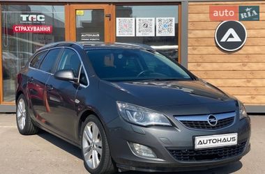 Універсал Opel Astra 2011 в Житомирі