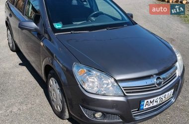 Універсал Opel Astra 2009 в Малині