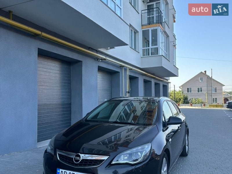 Opel Astra 2012