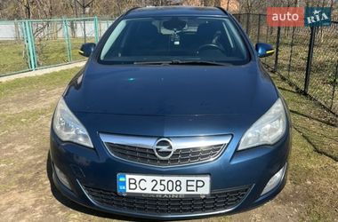 Універсал Opel Astra 2011 в Самборі